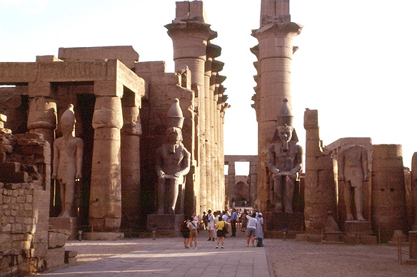 luxor_luxor2