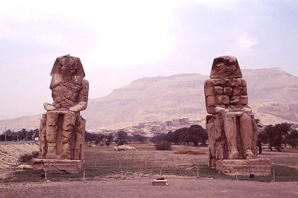 luxor_memnon1