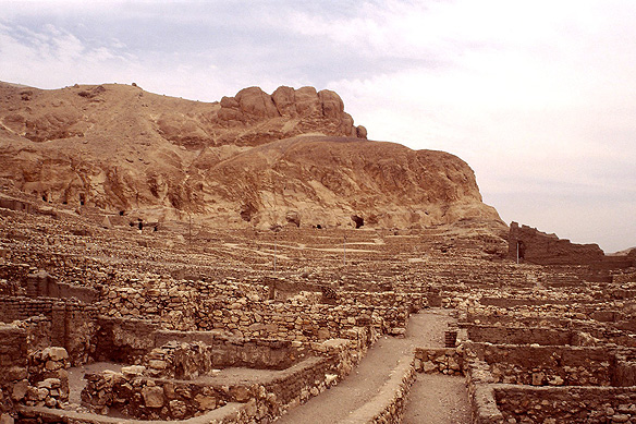 luxor_workersvillage1