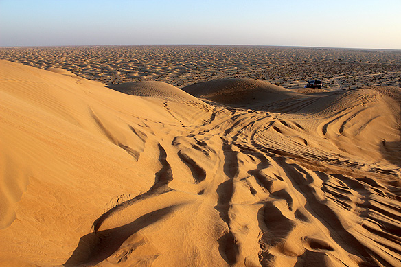 Rivers of sand and sand dunes, Rub' al Khali.
