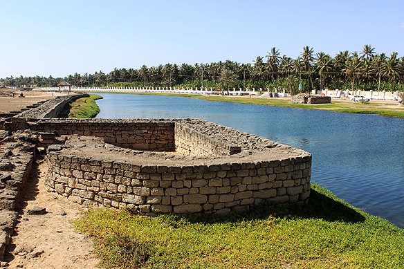 Al-Baleed, together with Sumhuram, shipped frankincense from their harbours to the far corners of the world for over 2,000 years.
