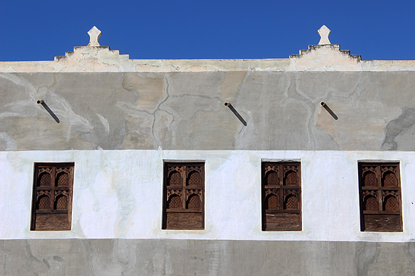 Koofan Heritage House, a 150-year-old family home converted into a hotel-cum-museum, stands right in front of the castle and has a coffee shop on the ground floor.