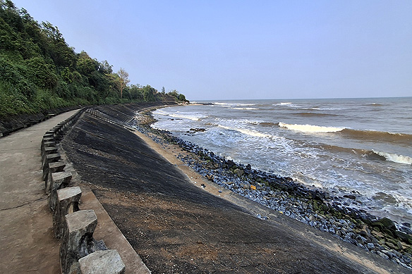 Built 30 metres below ground-level, Vinh Moc Tunnels had 13 openings of which seven opened out into the East Sea.
