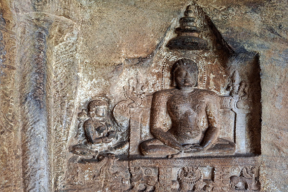 Mahavira with the nun Jakkave who attained moksha, Cave 4.